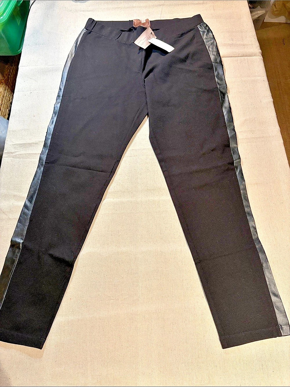 Color Block Straight Leg Pants in Black NWT